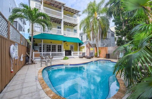 Key West Historic District Apartment | Balcony, Pool, & Near Duval - Curry House Room 2