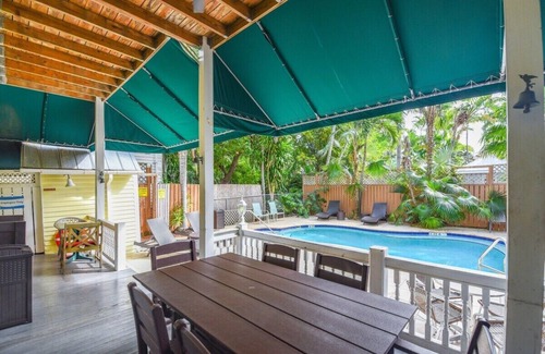Key West Historic District Apartment | Balcony, Pool, & Near Duval - Curry House Room 2