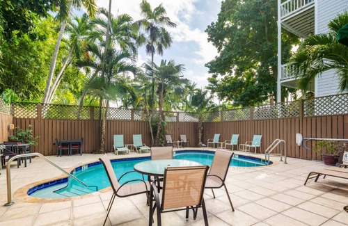 Key West Historic District Apartment | Balcony, Pool, & Near Duval - Curry House Room 6