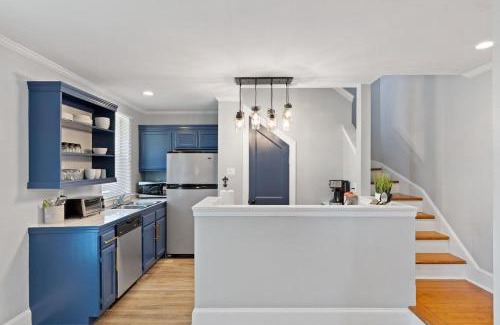 Lower Garden District House | Balcony Stay In Garden District Fall Fun
