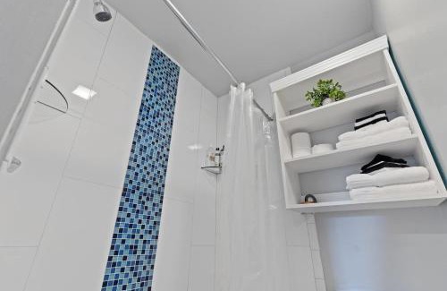 Lower Garden District House | Balcony Stay In Garden District Fall Fun