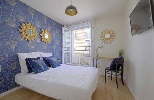 Combat Apartment | Balcony studio near Buttes Chaumont