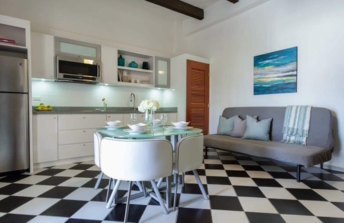 San Francisco Apartment | Balcony Suite | Stunning 1 Bedroom in Old San Juan