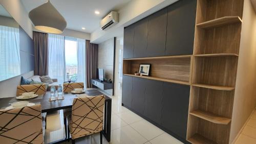 Bukit Bintang Apartment | Balcony Unit @ Robertson Residence 18f