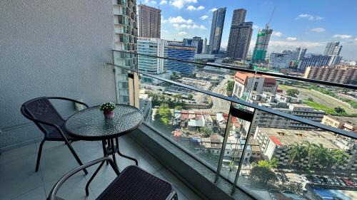 Bukit Bintang Apartment | Balcony Unit @ Robertson Residence 18f