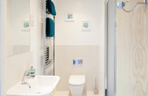 High Wycombe Apartment | Balcony View, Fitzroy Court, 2 Bed Apartment, 2 Bathroom - High Wycombe