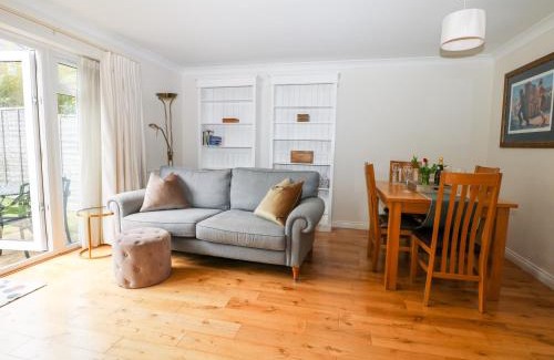 Hartley Wintney House | Baldwin Close