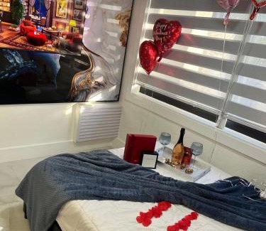 West Hollywood Villa | BALENCIAGA Star Suite 5 mins from Hard Rock Stadium & The Guitar