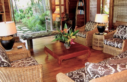Maunaloa House | BALI-STYLE CUSTOM HOME PARADISE, 4BEDROOMS EACH WITH BATH AND PRIVATE BALCONY!