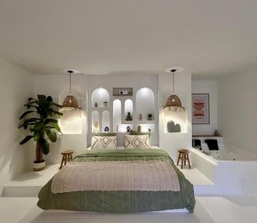 Planfoy Apartment | Bali Suite - Spa Jacuzzi