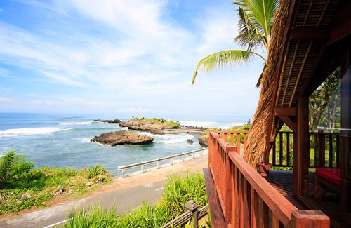 Mengwi Villa | Bali Villa 1023: Ocean Bliss & Poolside Serenity