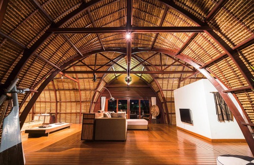 Dencarik Villa | Bali Villa Shanti, a hidden Paradise Beachfront House Near Lovina