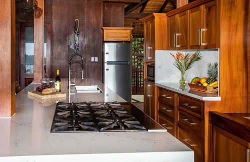 Manuel Antonio Villa | Balinese Inspired Villa w/Panoramic Views & Pool. A/C in All Bedrooms