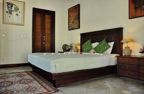 Sukawati House | Balinese Style Superior Room in Sukawati Gianyar, Lush Garden in the Property