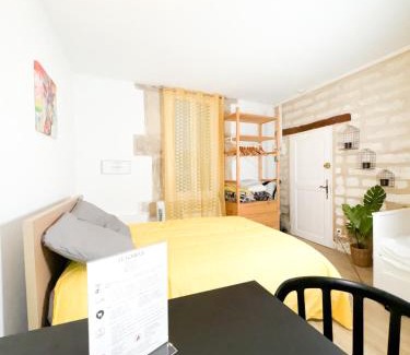 Les Arceaux Apartment | Balisier Studio avenue de Lodève
