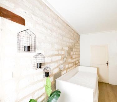 Les Arceaux Apartment | Balisier Studio avenue de Lodève