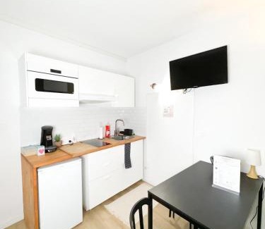 Les Arceaux Apartment | Balisier Studio avenue de Lodève