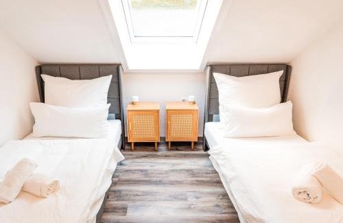 Neustadt Apartment | Balkon mit Schwarzwaldblick, Tischfußball, Hunde frei, familienfreundlich