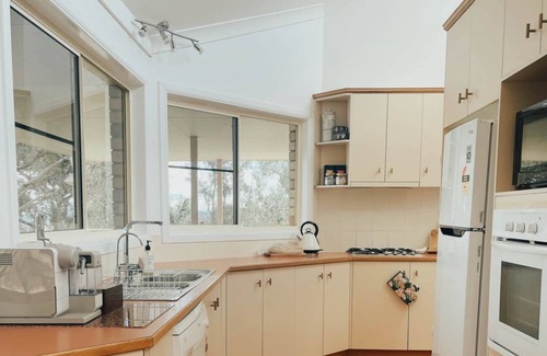Ballandean House | Ballandean Views, Ballandean Queensland