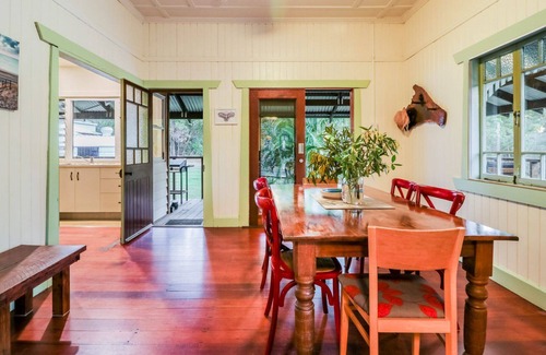 Round Hill House | Ballantines - Bush n beach acreage retreat, off grid property , land for wildlife, boat parking