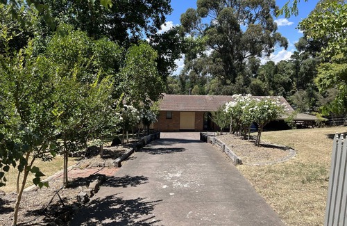 Black Hill House | Ballarat, Black Hill Lifestyle Property with Tennis Court