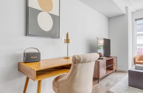 West Woodland Apartment | Ballard 1BR w BBQ Lounge WD onsite retail SEA-327