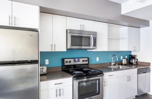 West Woodland Apartment | Ballard 1BR w Lounge Shops BBQ near Dining SEA-468