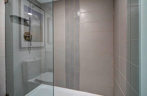 Loyal Heights Apartment | Ballard Luxury Contempo Flat w/Sauna & EV Charger
