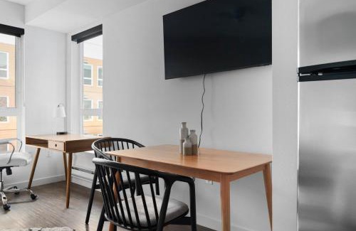 West Woodland Apartment | Ballard studio w bbq wd nr shops SEA-647
