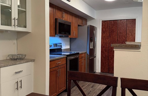 Sandia Heights South House | Balloon Fiesta Lair 3 Bedroom recently renovated Townhome.