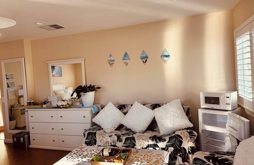 Temecula House | Balloons and Wine