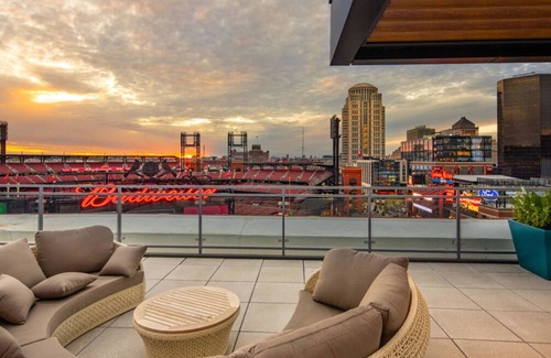 Downtown St. Louis Apartment | BallparkHeights Studio 2