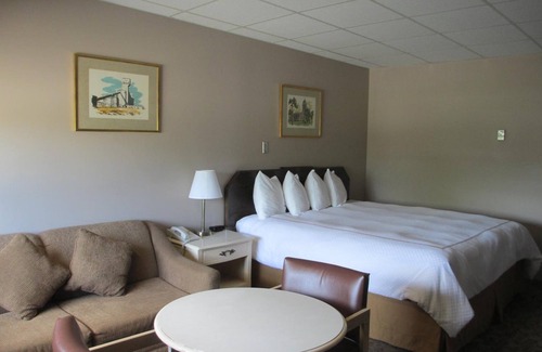 Red Lake Hotel | Balmer Hotel