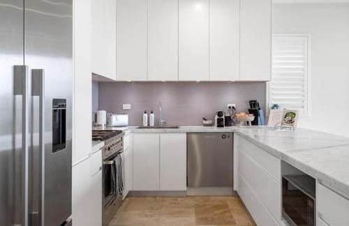 Mosman Apartment | Balmoral Bliss - Expansive Views Of Sydney Heads!