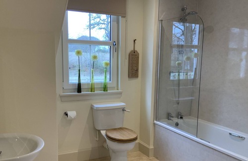 Scaniport House | Balmore Farm House near Lochness