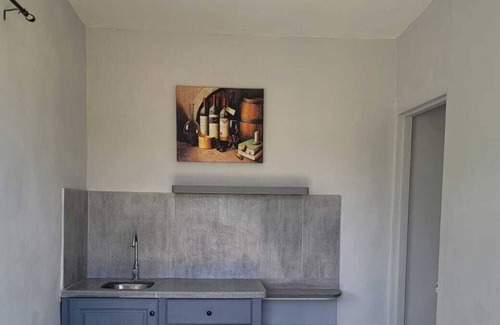 Cave Hill Estate Apartment | Balmy sea breeze and cuisine from Hellshire Beach. Immerse into Cultural events