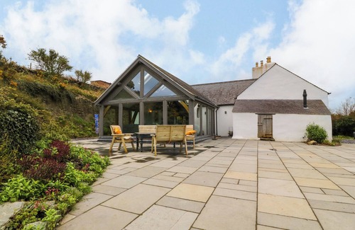 Llaneilian Cottage | BALOG FARM, family friendly, character holiday cottage in Amlwch