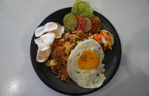 Sekongkang Hotel | Balong Balong Surf Bungalows & Restaurant