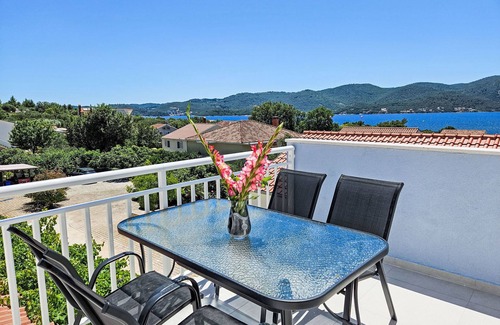 Cove Tri Zala (Zrnovo) Apartment | Balota - Moreška by Interhome