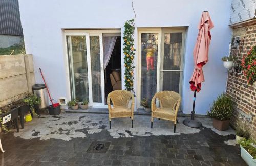 Neder-Over-Heembeek Apartment | Balsamine
