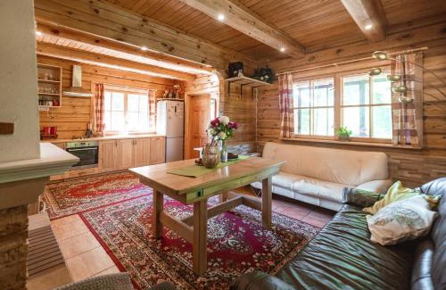 Zemgale House | Baltās anemones