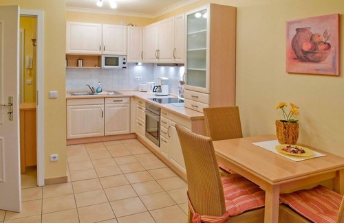 Kuehlungsborn Apartment | Baltic Sea apartment with two balconies and sea view - sauna area in the house included