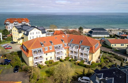 Kuehlungsborn Apartment | Baltic Sea apartment with two balconies and sea view - sauna area in the house included