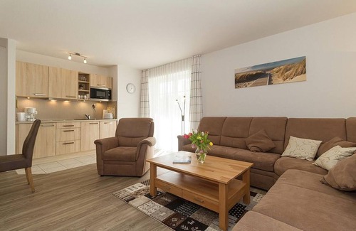 Ostseebad Kuhlungsborn Apartment | Baltic Sea vacation apartment with sunny south-facing balcony and WLAN - only 300 m to the beach! -