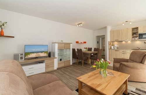 Ostseebad Kuhlungsborn Apartment | Baltic Sea vacation apartment with sunny south-facing balcony and WLAN - only 300 m to the beach! -
