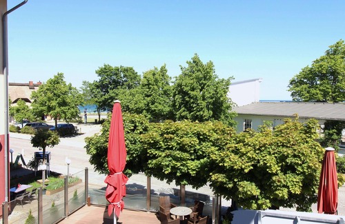Ostseebad Kuhlungsborn Apartment | Baltic Sea view apartment Rügen 12: 2-room apartment close to the beach with large balcony facing the sea