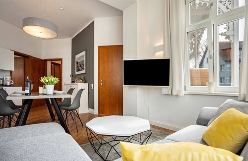 Sellin Apartment | "Baltic Sun Apartment 6" in the Villa Sonneck in Sellin with Sauna and 2 Balconies