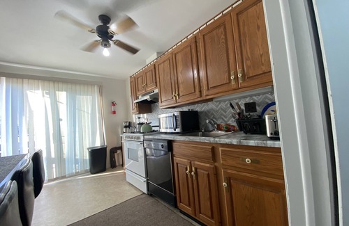 Towson Apartment | Baltimore luxury. Furnished 2 bedroom house, close to all major destinations.