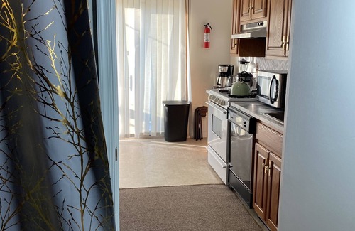 Towson Apartment | Baltimore luxury. Furnished 2 bedroom house, close to all major destinations.