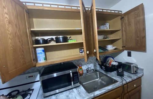 Towson Apartment | Baltimore luxury. Furnished 2 bedroom house, close to all major destinations.